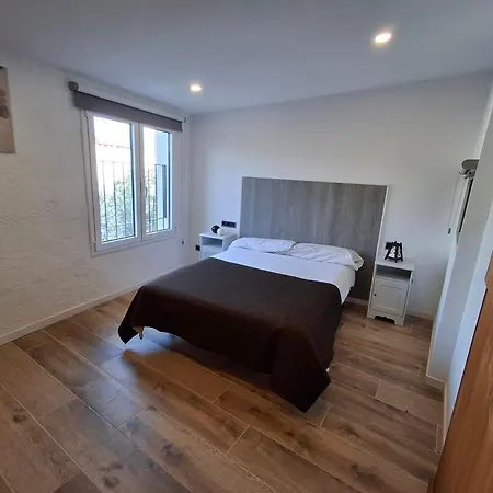 Pairot Apartment *