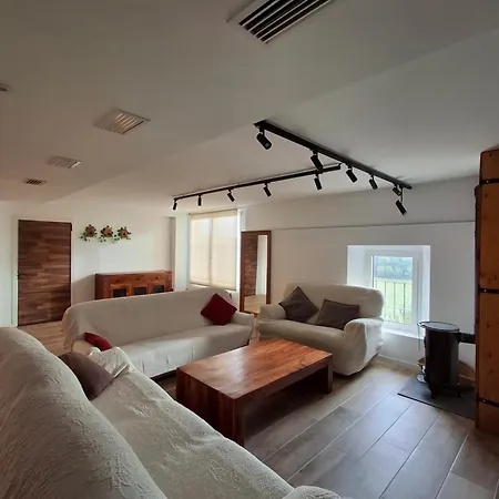 Pairot Apartment *