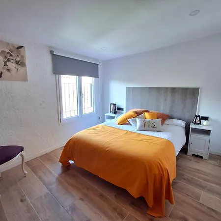 Pairot Apartment *